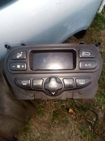 KONZOLA GREJANJE ZA PEUGEOT 206 | Delovi Peugeot 206 i otkup vozila