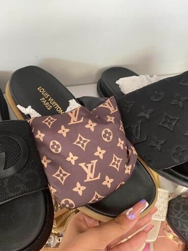 the north face papuče: 36-40
3300 — 3