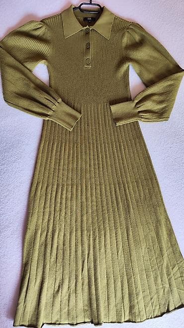 pletena haljina: Pletena haljina sa kragnom – maslinasto zelena - Brend: C&A - — 2