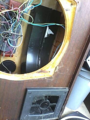 Mini disk plejeri: Z. k. Visare za 10 inca-delovi -kutije 70x36x28cm; prazne; potrebno — 3