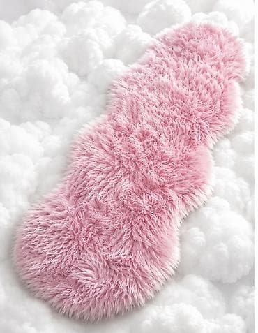 Prostirka od Krzna
Boja bebi roze
Dimenzije 180×70
Novo