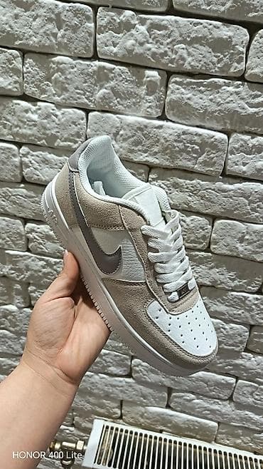 coach patike: 👑Broj 36-41 ✅Cena 2500 din Patike Nike Air – bele sa crnim Swoosh — 10