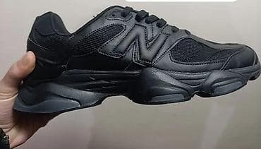 Čizme: Patike New Balance, potpuno crne, lifestyle/trening model. - — 1