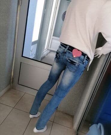 push up pantalone: Farmerice Vel 26
Kao nove
Uvoz Turska — 2