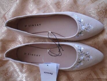 Ballet shoes, 37