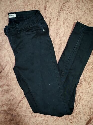 Trenerke: Ženske farmerke – nekoliko para Cena za dva para koju imaju ostecenja — 25