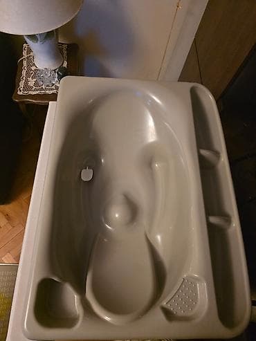 intex slauf za bebe: Cam Volare pult za presvlačenje sa kadicom Prodajem Cam Volare pult — 4