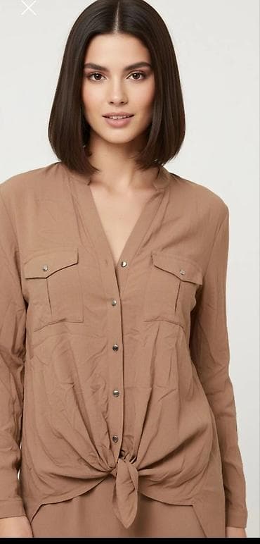 Accessories: Ženska košulja sa dugmadima i čvorom napred - Boja: topla bež/kamel - — 1