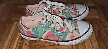 Starke za devojčice. Bez mane, preslatke, original converse. Veličina