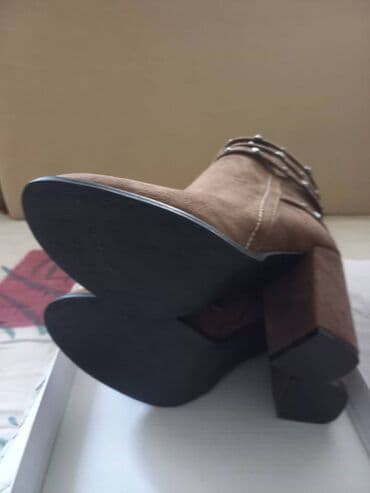 Venčanice i aksesoari: Gležnjače, 38 — 3