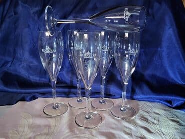 swarovski case za vino cena: Case nove duvano kristalno staklo za vino Italija 2004g. Case — 1