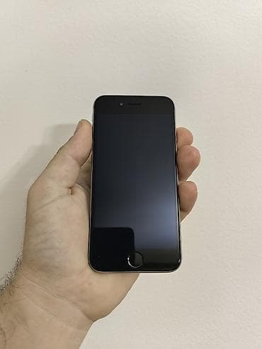 Iphone 6s crni sa 32 gb memorije, sim free icloud free. Ok očuvan, i