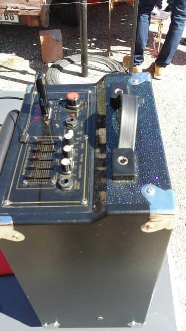 solarni radio: Aktivni ZVUCNIK 300 watiNov u kutiji .sa bezicnim mikrofonom — 2