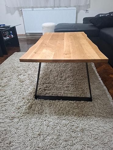 Ugaone garniture: Prodajem stocic od punog drveta, hrast, sa metalnim postoljem. U — 3