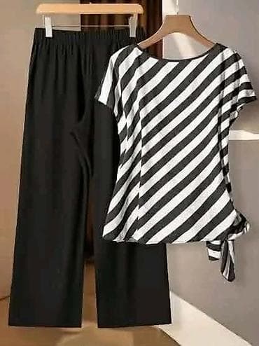 Komplet crne široke pantalone i majica sa crno/belim prugama. - Gornji na lalafo.rs Komplet crne široke pantalone i majica sa crno/belim prugama. - Gornji