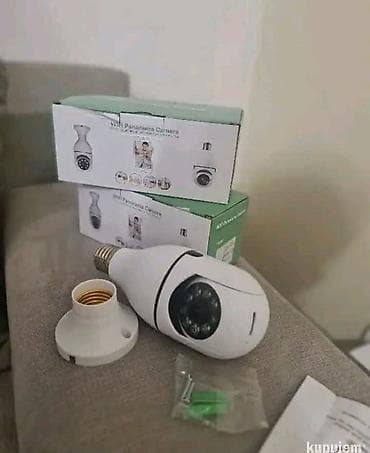 Kamera/sijalica Cena 2700 Full hd kamera sa rotacijom i dvosmernom