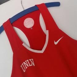 andrija jo majice: Nike DRI-FIT crveni top, NOVO Veličina S Kupljen u Americi — 1