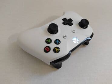 bezicni video nadzor cena: Xbox One S sa igricama Prodajem Xbox One S konzolu, kao nova, par — 6