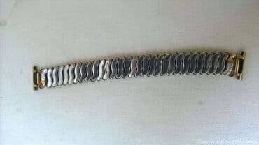 Metalna rastegljiva narukvica za sat, pozlata skinuta na nekoliko