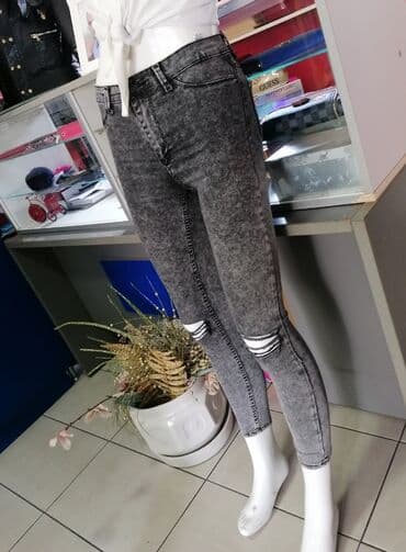 push up pantalone: Tamno sive farmerice
Vel 27
Sa dosta elastina
Uvoz Turska — 1