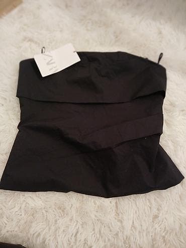 Crni top bez bretela – Zara - Brend: ZARA (etiketa prisutna) - Model