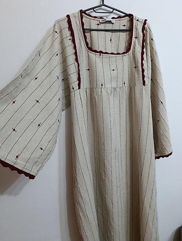 akril odeca: ZARA haljina sa kvadratnim izrezom - Model: široka, duga haljina — 3