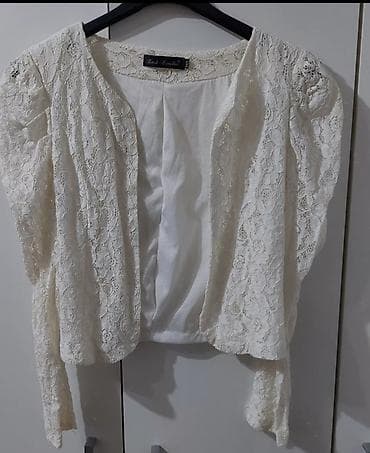 cena patika: Čipkani bolero/sako – krem boje - Model: kratki bolero sa otvorenim — 1