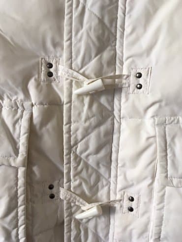 bele pantalone zara: Sorbino bela perjana jakna veličina l. Na kragni je pravo krzno koje — 7
