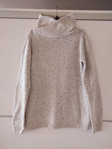 Dzemper Pull&Bear veličina S. Poluobim grudi 47, duzina 61