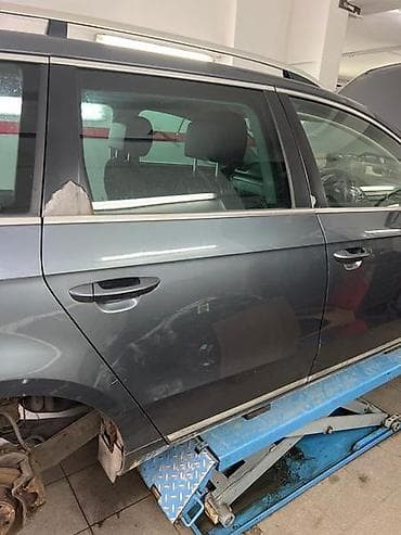 auto delovi lajkovac: VRATA ZA VOLKSWAGEN PASSAT B7 | Zadnja desna vrata za Passat B7 — 1