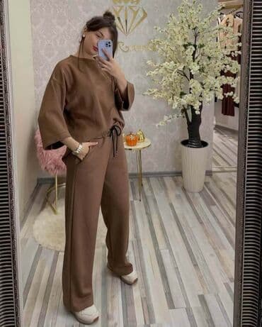 kompleti za žene: Kompleti
Cena 3600
Uni vel.
V30 — 1