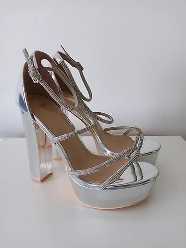 obuća stefano novi sad: Sandale
✨ Dostupne u broju 40
✨ Unutrasnje gaziste 26 cm

1200 rsd 💥 — 6