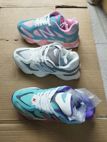 Women's Sneakers and athletic shoes: 38 — 2