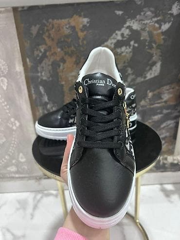 tom tailor torbice zenske: ⚜🌸🤍 𝐍𝐎𝐕𝐀 𝐊𝐎𝐋𝐄𝐊𝐂𝐈𝐉𝐀 🤍🌸⚜ 𝐁𝐫𝐨𝐣𝐞𝐯𝐢: 36 - 40 𝑪𝒆𝒏𝒂: torbice 3200 din — 7