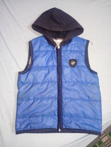 Lot prsluka/bezrukavnika za decu: Svi modeli su lagani i praktični za na lalafo.rs Lot prsluka/bezrukavnika za decu: Svi modeli su lagani i praktični za