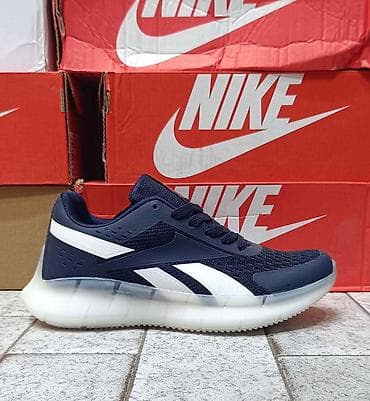 Rebook
 od 36 do 41
3400 din