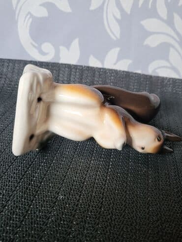 velike svece: Porcelanska nova figura veverice 70te. Figura nova sve na njoj je — 12