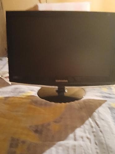 aparati za igraonice: Samsung LCD monitor/TV - Dijagonala približno 22–24 inča (široki — 5