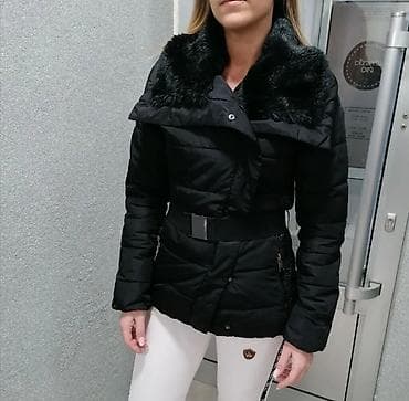 kvalitetne zenske jakne: Ženska zimska jakna – crna, strukirana, sa krznom - Topla, prošivena — 5
