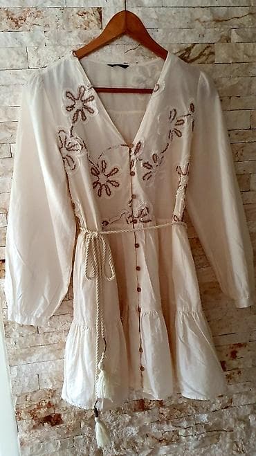 Boho haljina od laganog platna u krem/bež boji. - Kroj: midi dužina