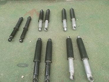 grejalica za auto: Amortizeri za automatik a3 
potpuno ispravni
1000 dinara par — 1