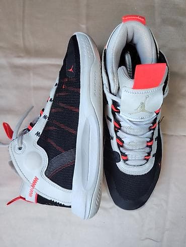 air jordan 3 srbija: Jordan košarkaške patike UG 26cm - Model: Jordan “Flight” (vidljiv — 3