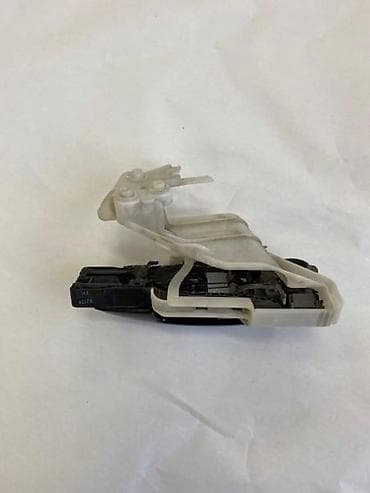 golf 2 delovi: KVAKA ZA VOLKSWAGEN PASSAT B6, PASSAT B7 - 3C0837885F | Prednja leva — 3