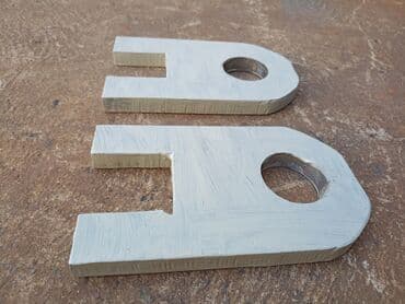 zimske gume novi pazar: Vučne ploče sa slike,dva komada, debljine 18 mm x 120 mm x 200 mm,rupa — 2