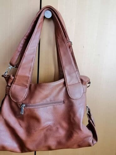 zastitne naocare bez dioptrije: Torba braon boje, br 6, dužina kaiša 60 cm, ima spolja 1 džep, unutra — 4