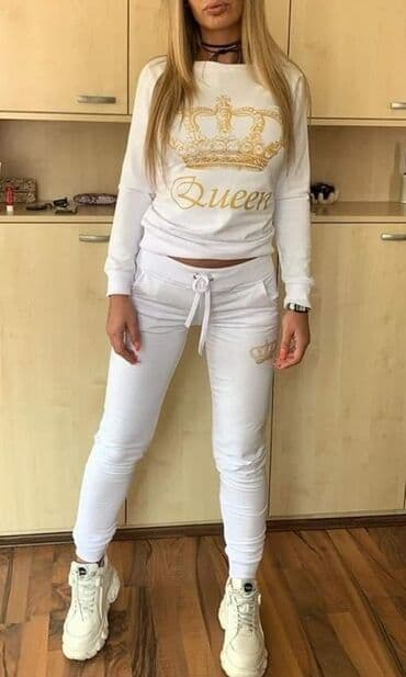 *** NOVO *** Prelepa unikatna jesenja trenerka po najboljim cenama na na lalafo.rs *** NOVO *** Prelepa unikatna jesenja trenerka po najboljim cenama na