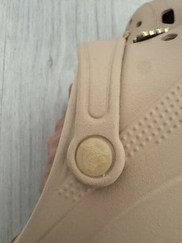 grubin papuce krava: Fashion slippers, Crocs, 40 — 7