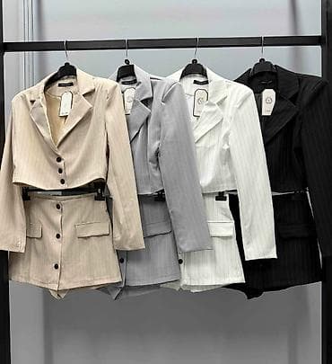 mona pancevo: Kompleti 
Cena 3600
Uni vel.
V30 — 4