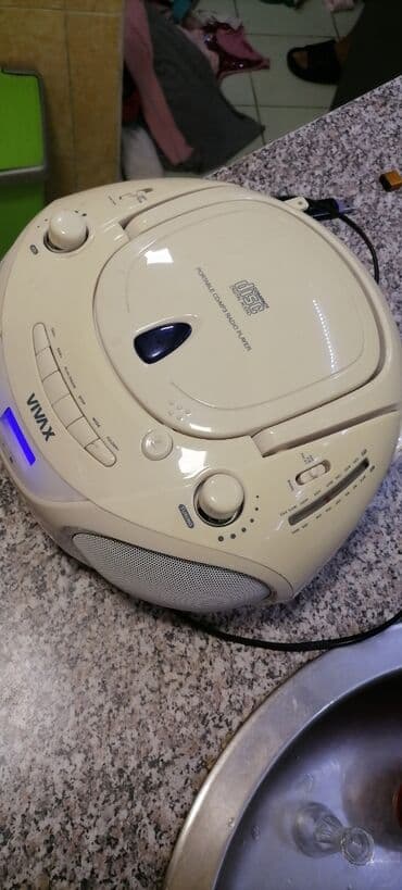radio ritam srca: Radio veći VIVAX sa ispravnim CD i USB
Lep Radio
 Mirjevo — 6