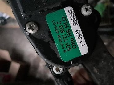 PAPUČA GASA ZA VOLKSWAGEN POLO OD 2001. DO 2007. GOD. | kompletna na lalafo.rs PAPUČA GASA ZA VOLKSWAGEN POLO OD 2001. DO 2007. GOD. | kompletna